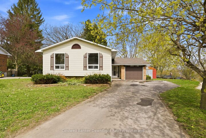 Property Photo: 516 Maitland Court ON N0G 2W0