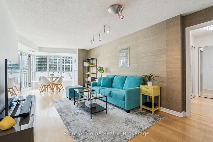 Property Photo: 2111 Lake Shore Boulevard W 605 ON M8V 4B2