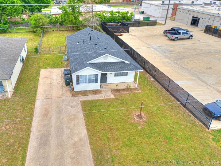 Property Photo:  17 W Ross Avenue W  OK 74066 