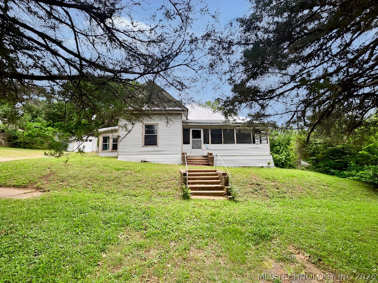 Property Photo:  500 W Avenue D  OK 74937 