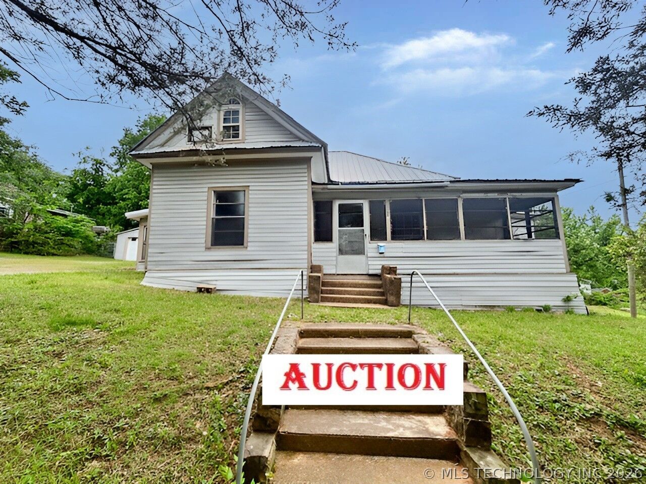 Property Photo:  500 W Avenue D  OK 74937 