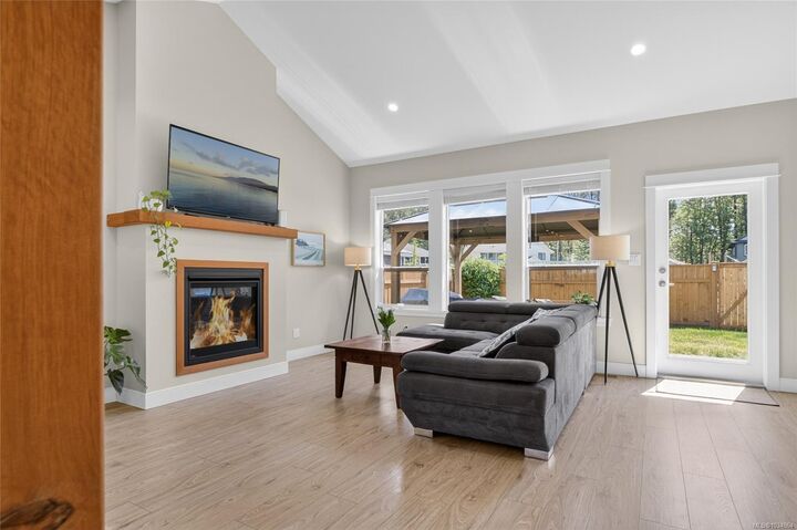Property Photo: 2538 Branch Ave BC V9N 9J9