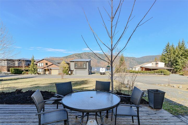 Property Photo:  9854 Stin-Qua Rd  BC V0R 1Y0 