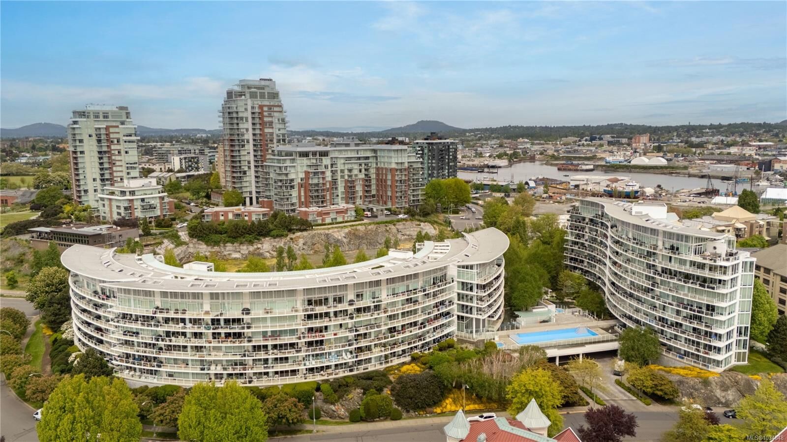 Property Photo:  68 Songhees Rd 120  BC V9A 0A3 