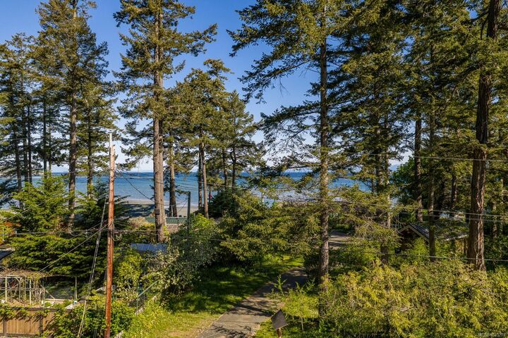 Property Photo: 1545 Kye Bay Rd BC V9M 3T7
