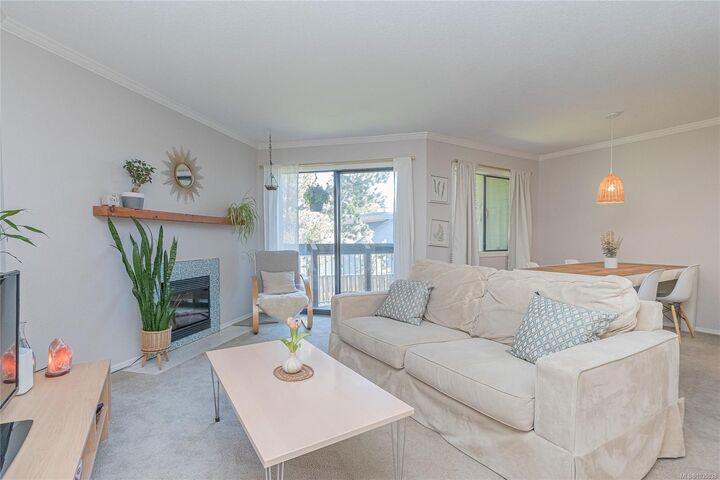 Property Photo:  69 Gorge Rd W 303  BC V9A 1L9 