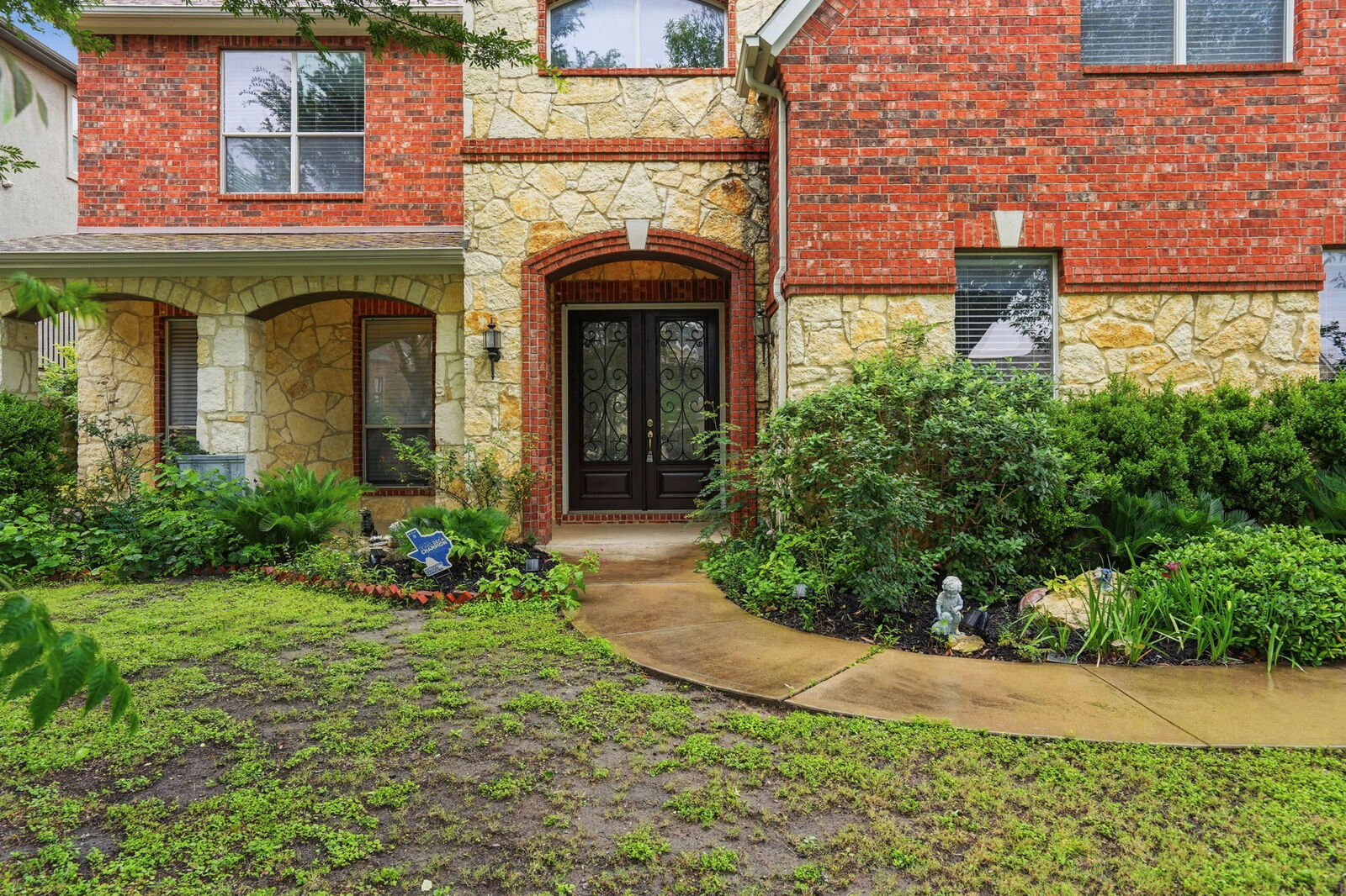 Property Photo:  222 Vailco Lane  TX 78738 