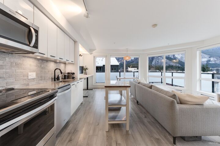 Property Photo: 38013 Third Avenue 602 BC V8B 0Z8