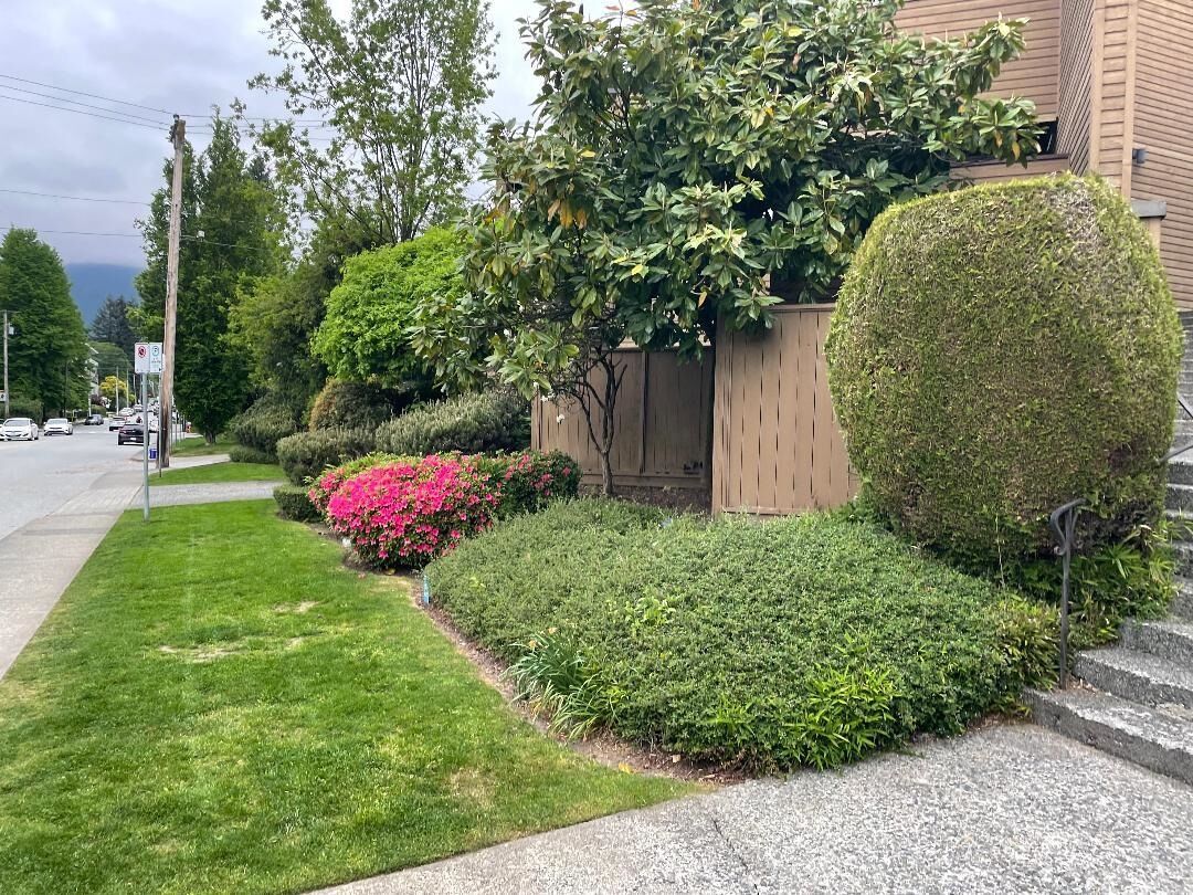 Property Photo:  1910 Chesterfield Avenue 107  BC V7M 2P5 