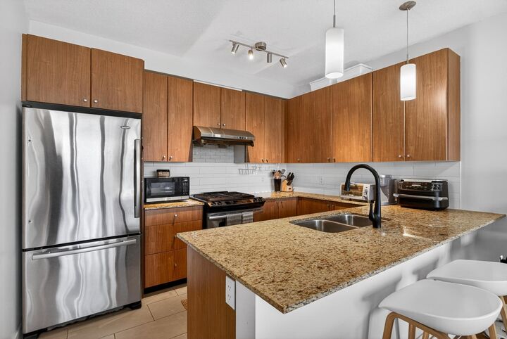 Property Photo:  280 Ross Drive 1401  BC V3L 0C2 