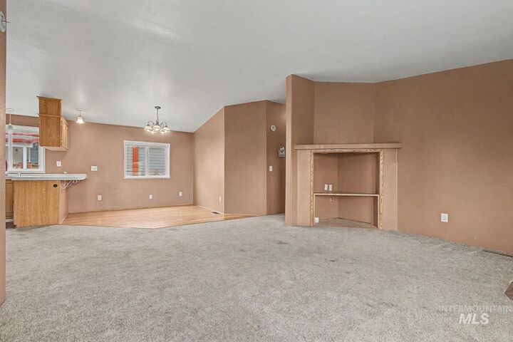 Property Photo:  1133 Riverview St  ID 83501 