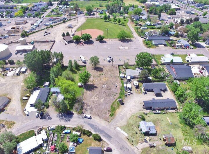 Property Photo: 919 S Wardwell Ave ID 83617