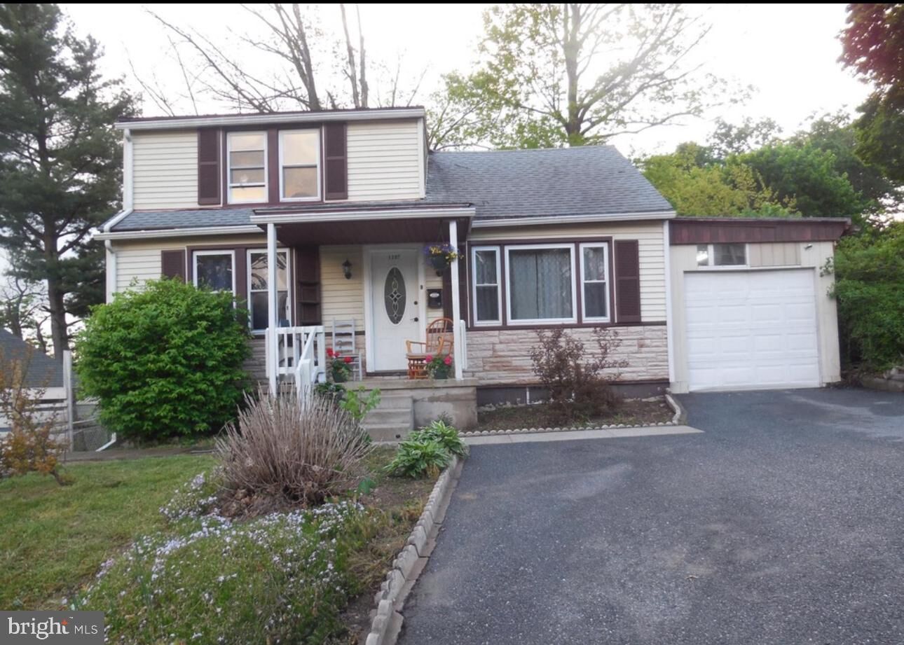 Property Photo:  1107 Woodward Street  PA 17046 
