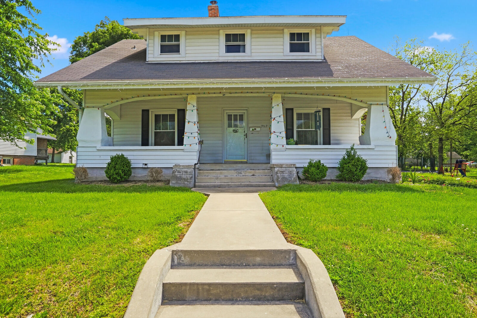 Property Photo:  202 S Cleveland St  MO 65248 