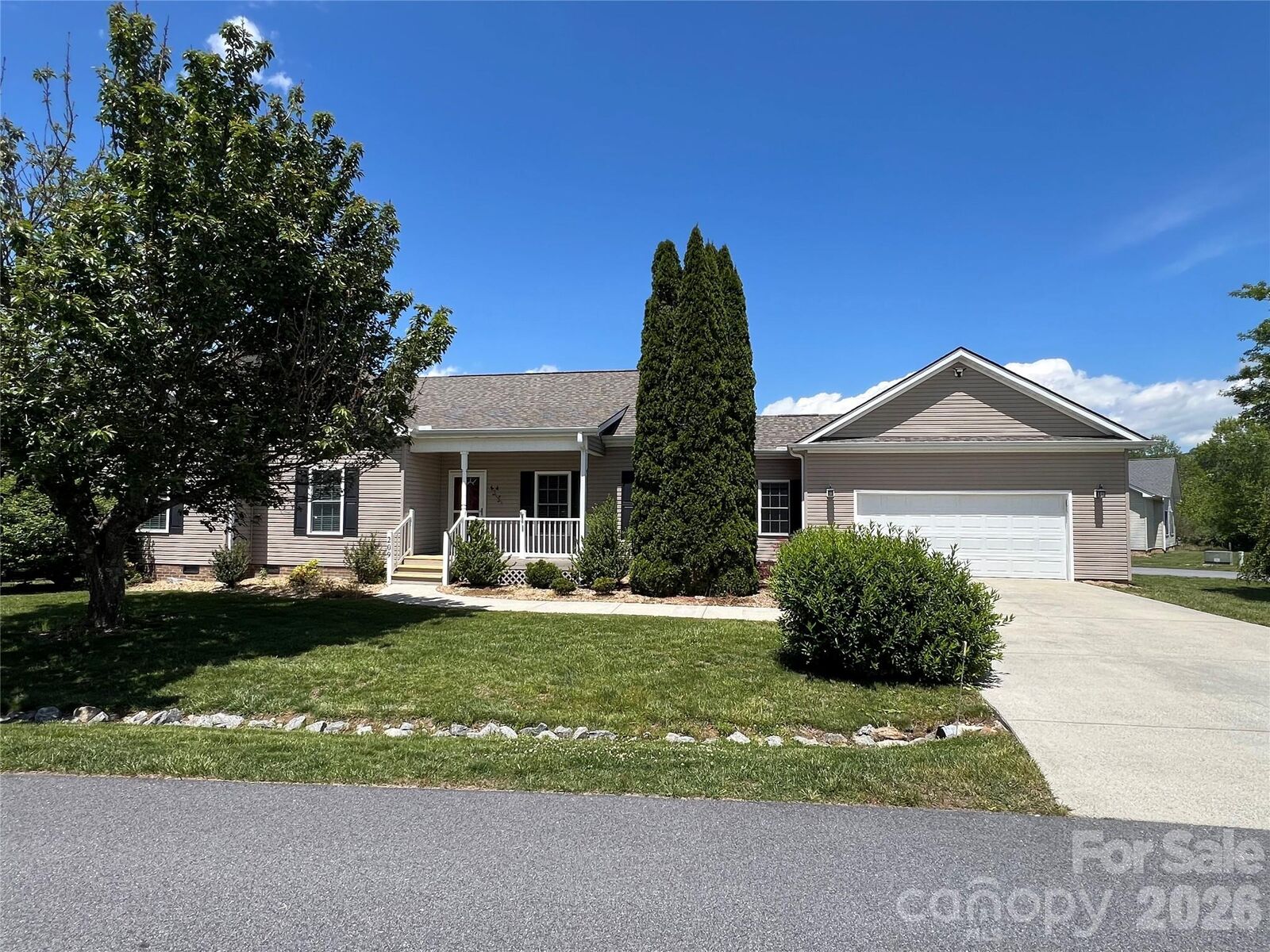 Property Photo:  209 Beechnut Drive  NC 28739 