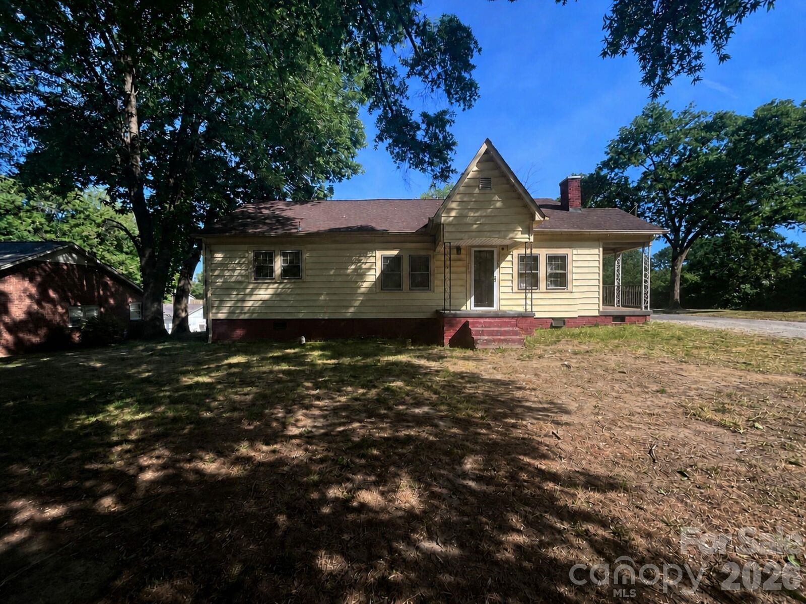 Property Photo:  402 Easy Street  NC 28027 