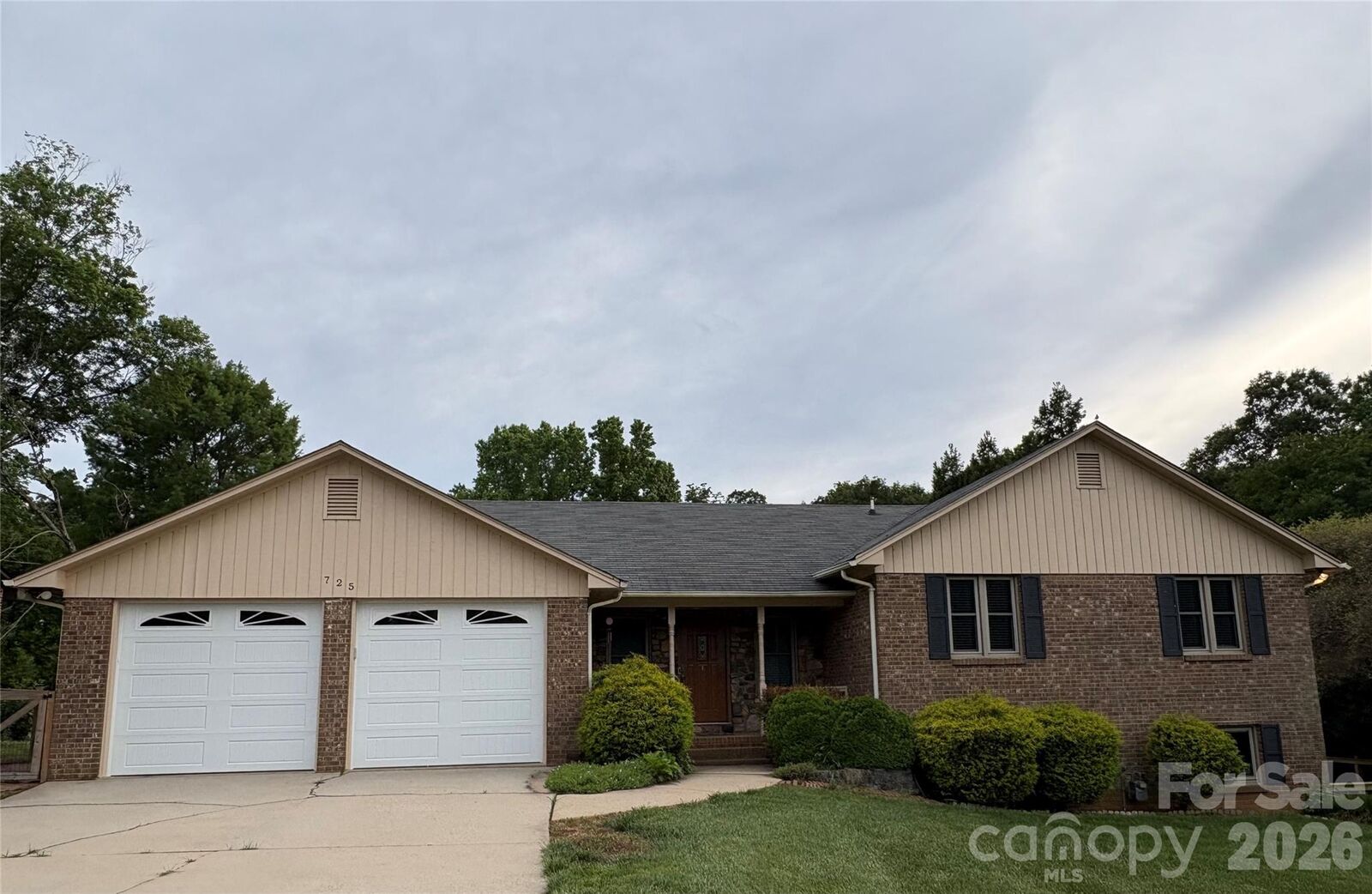 Property Photo: 725 Sunridge Drive 18 NC 28092