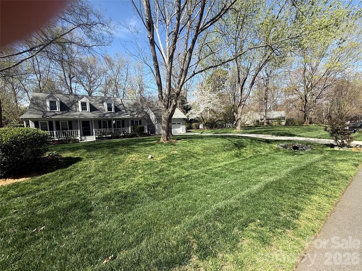 Property Photo:  2922 Butter Churn Lane  NC 28105 