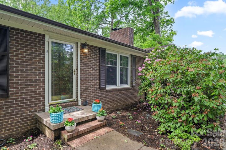 Property Photo:  98 Pensacola Avenue  NC 28704 