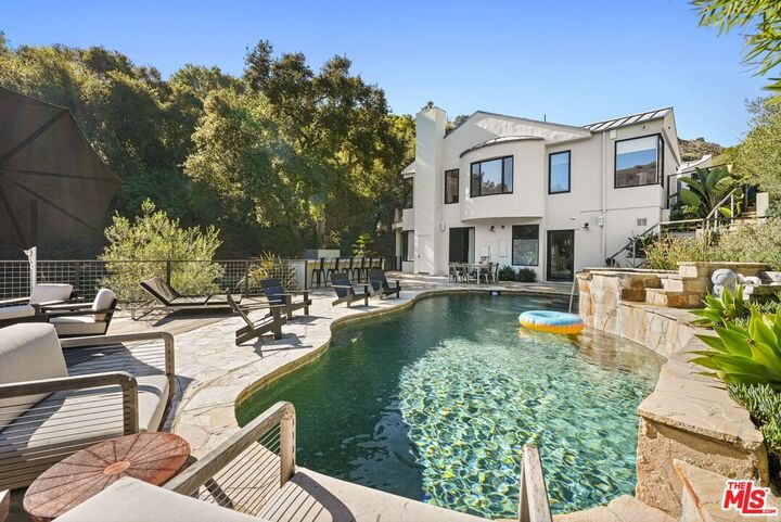 Property Photo: 28222 Via Acero St CA 90265