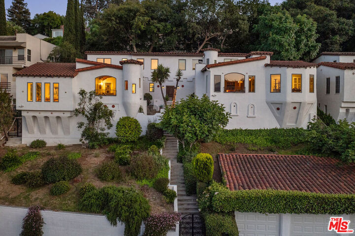 Property Photo:  3700 Arbolada Rd  CA 90027 