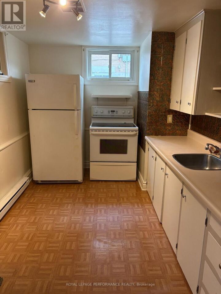 Property Photo:  391 Peach Tree Lane  ON K1K 2R7 