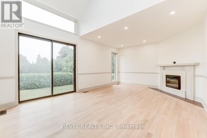 Property Photo:  5 Sandhurst Court  ON K1V 9W9 