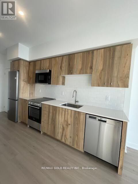 Property Photo:  25 Wellington Street South 3505  ON N2G 0G5 