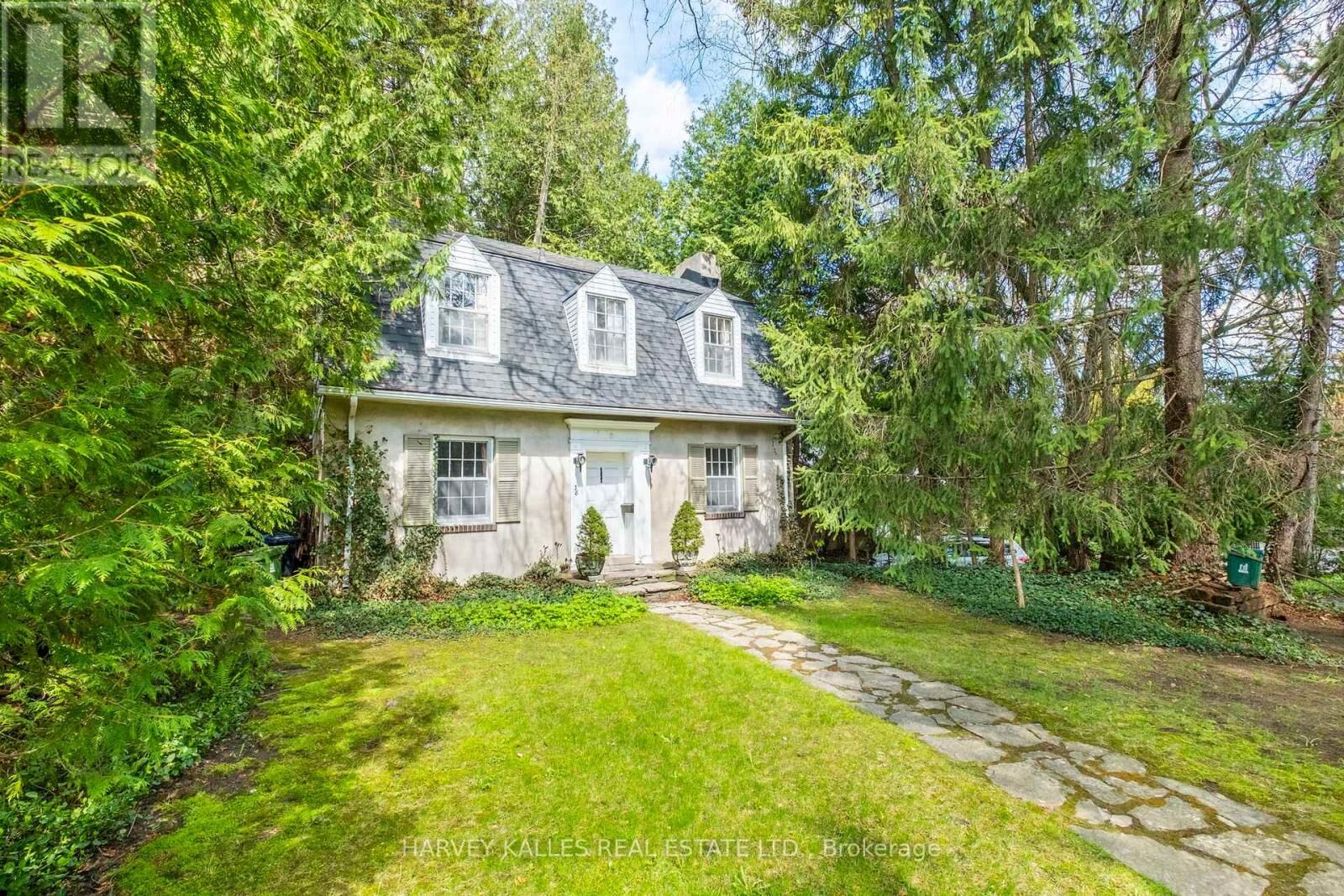 Property Photo:  38 Donwoods Drive  ON M4N 2G2 