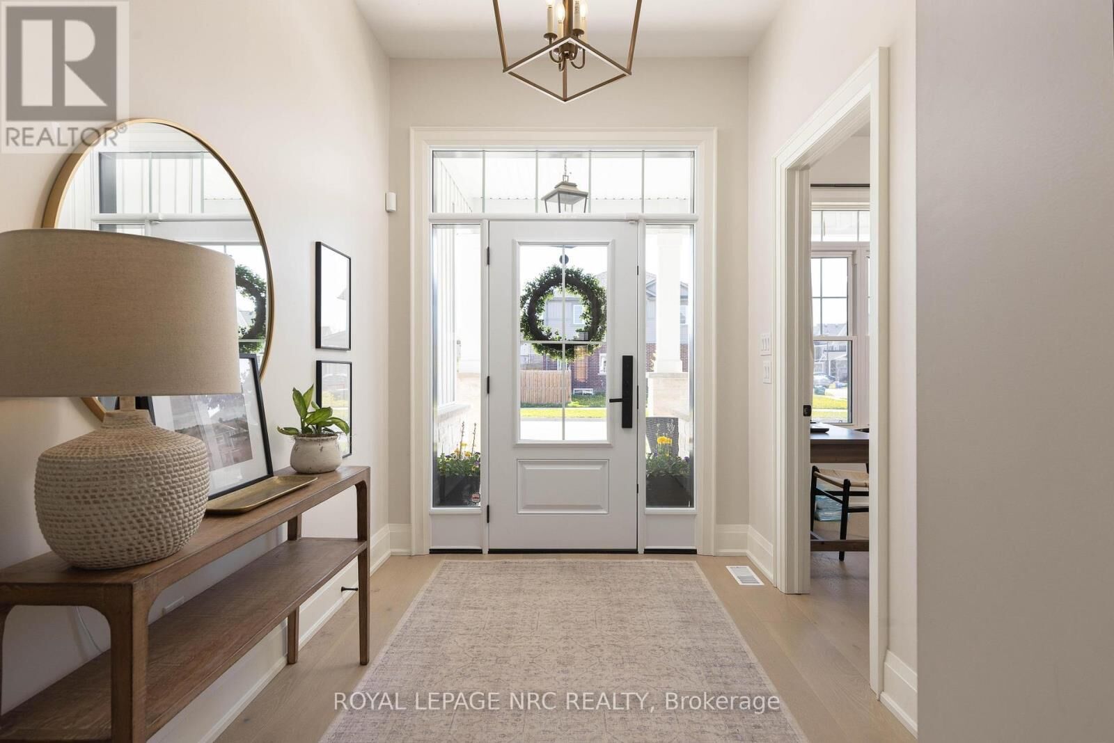 Property Photo:  16 Swan Ave Avenue  ON L3B 5N5 