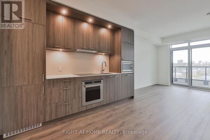 Property Photo:  858 Dupont Street 621  ON M6G 0C1 