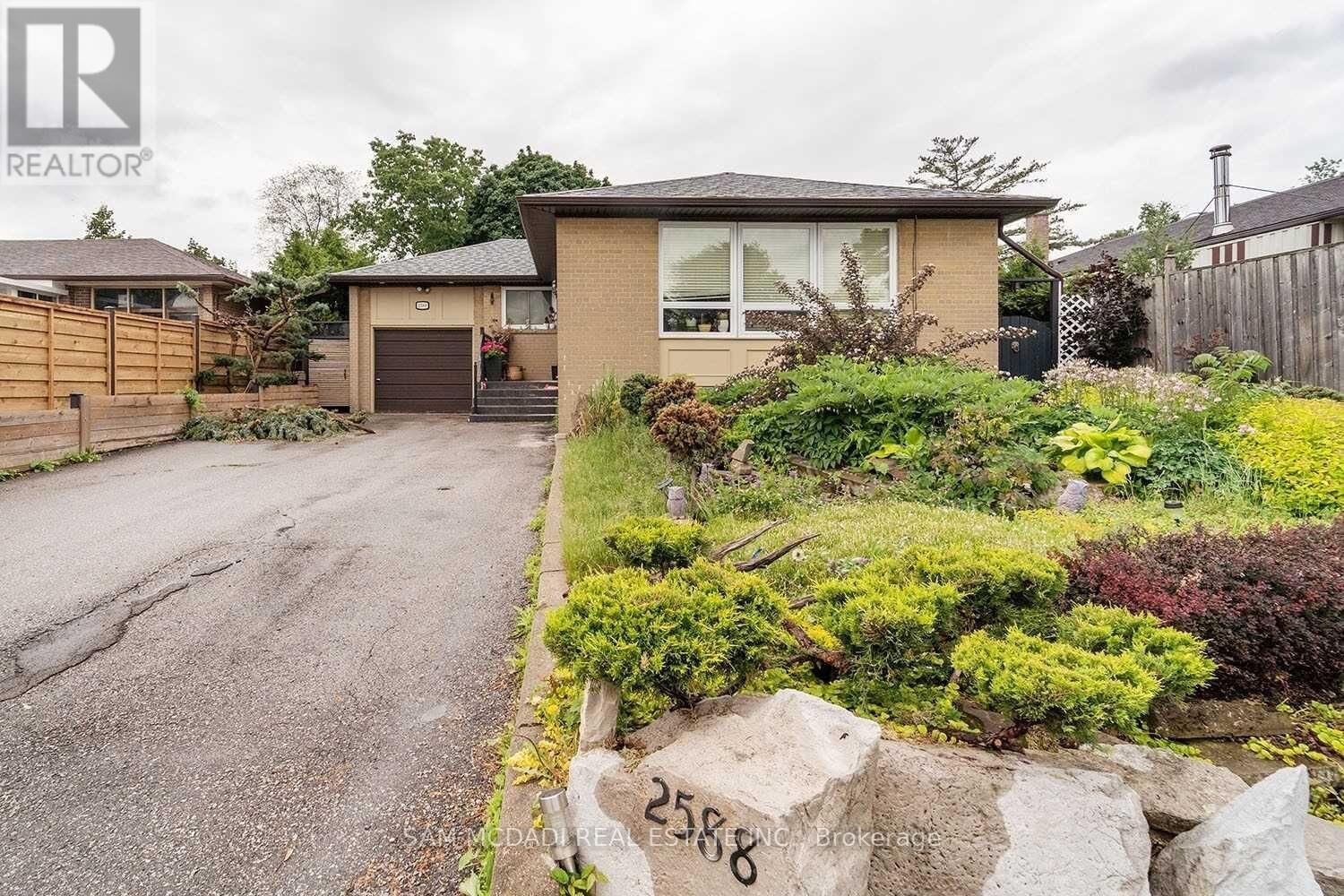 Property Photo:  2588 Lundigan Drive Bsmt  ON L5J 3W1 