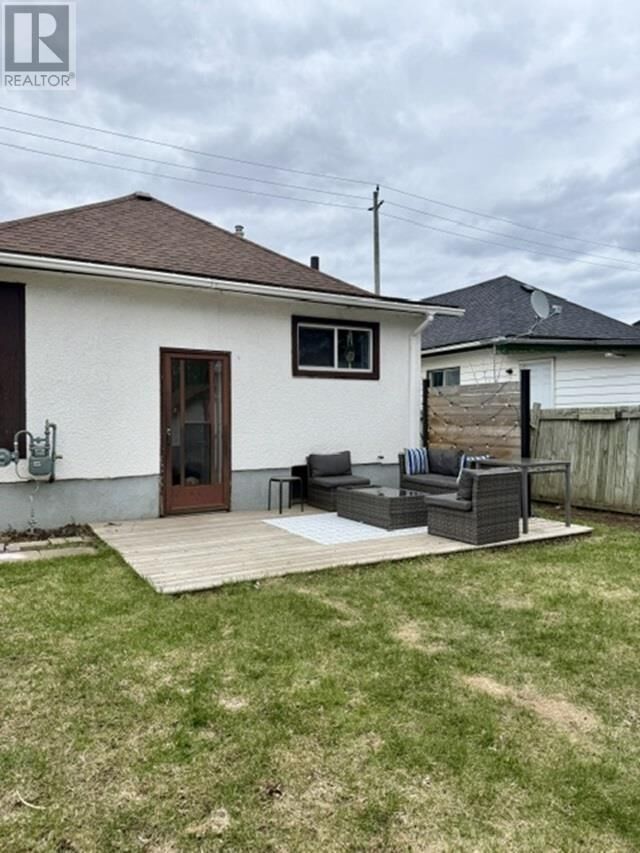Property Photo:  356 Brock St E  ON P7E 4H5 