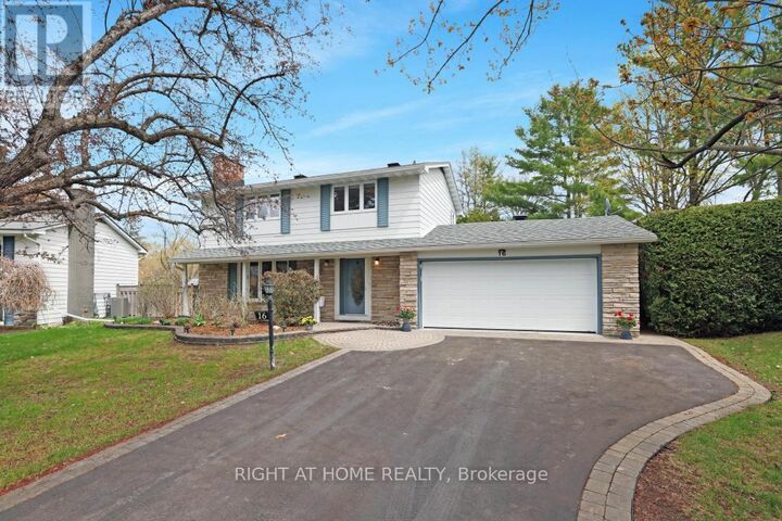 Property Photo:  16 Lambert Drive  ON K2H 5Y4 