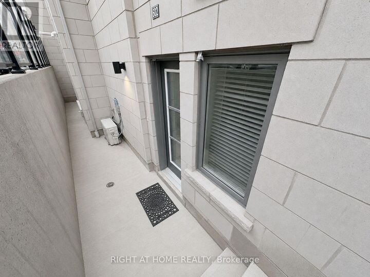 Property Photo:  50 Halliford Place 602  ON L6P 4R1 