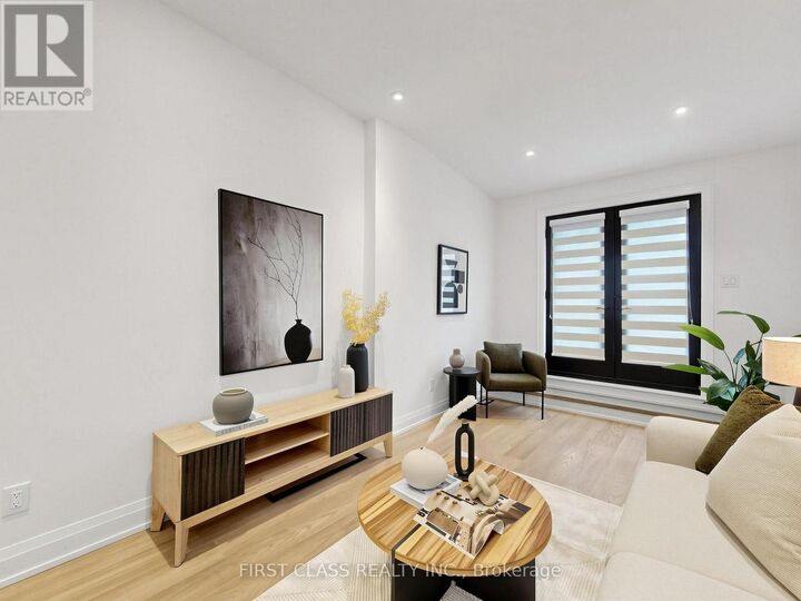 Property Photo:  174 Manning Avenue  ON M6J 2K5 