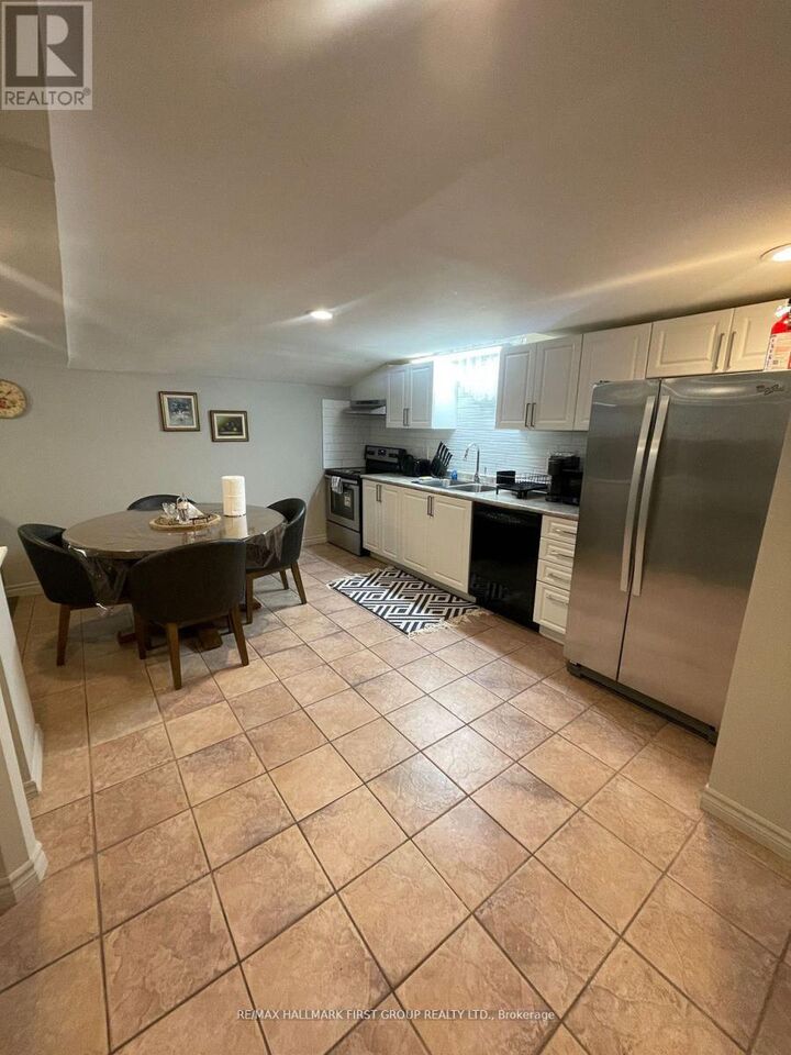 Property Photo:  1604 Middleton Street  ON L1X 2L3 