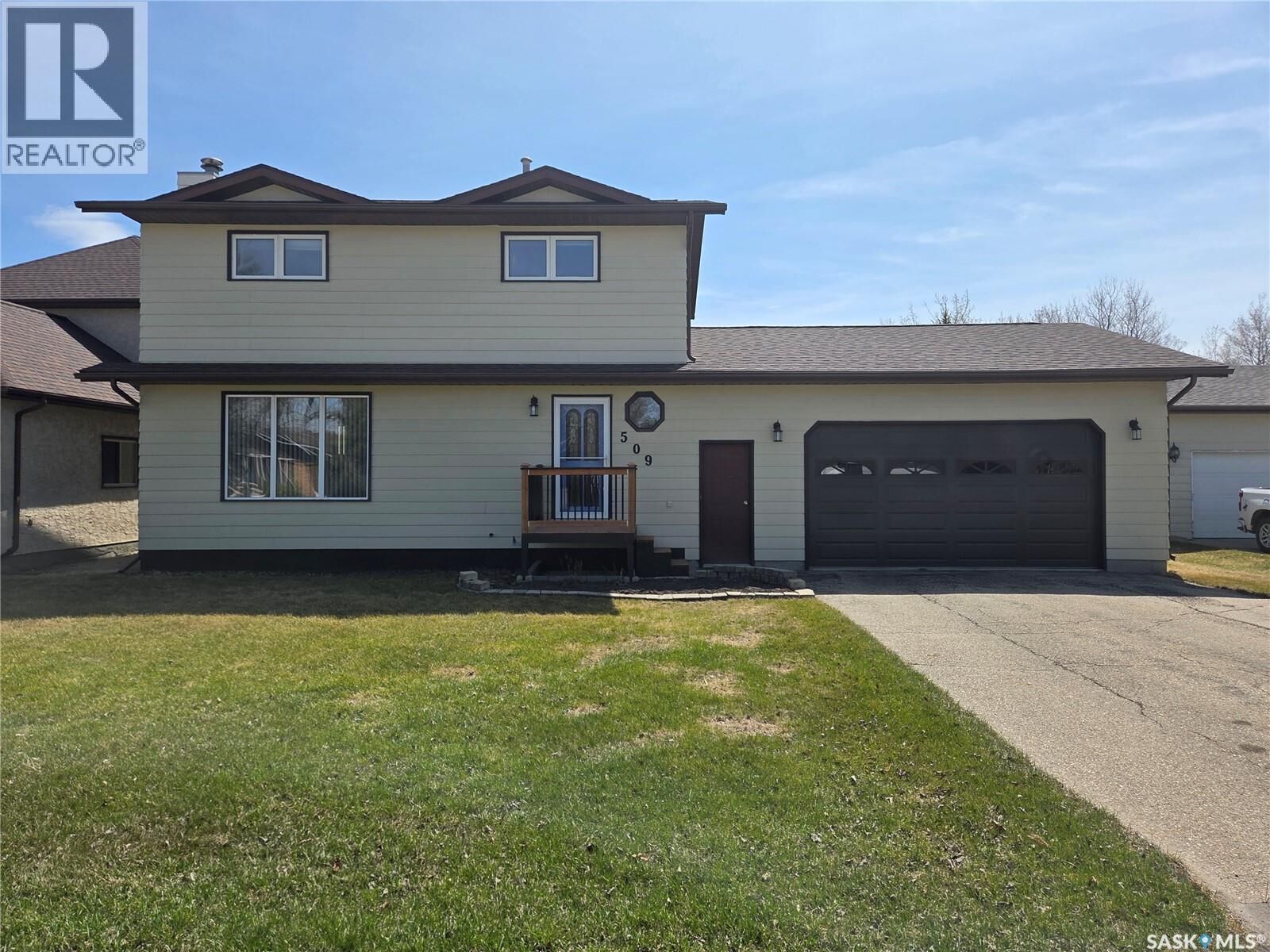 Property Photo:  509 Carlyle Avenue  SK S0C 0R0 