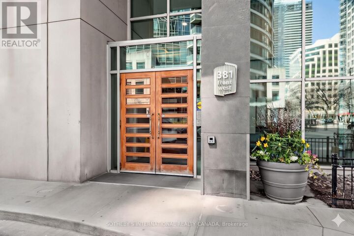 Property Photo:  381 Front Street West 2102  ON M5V 3R8 
