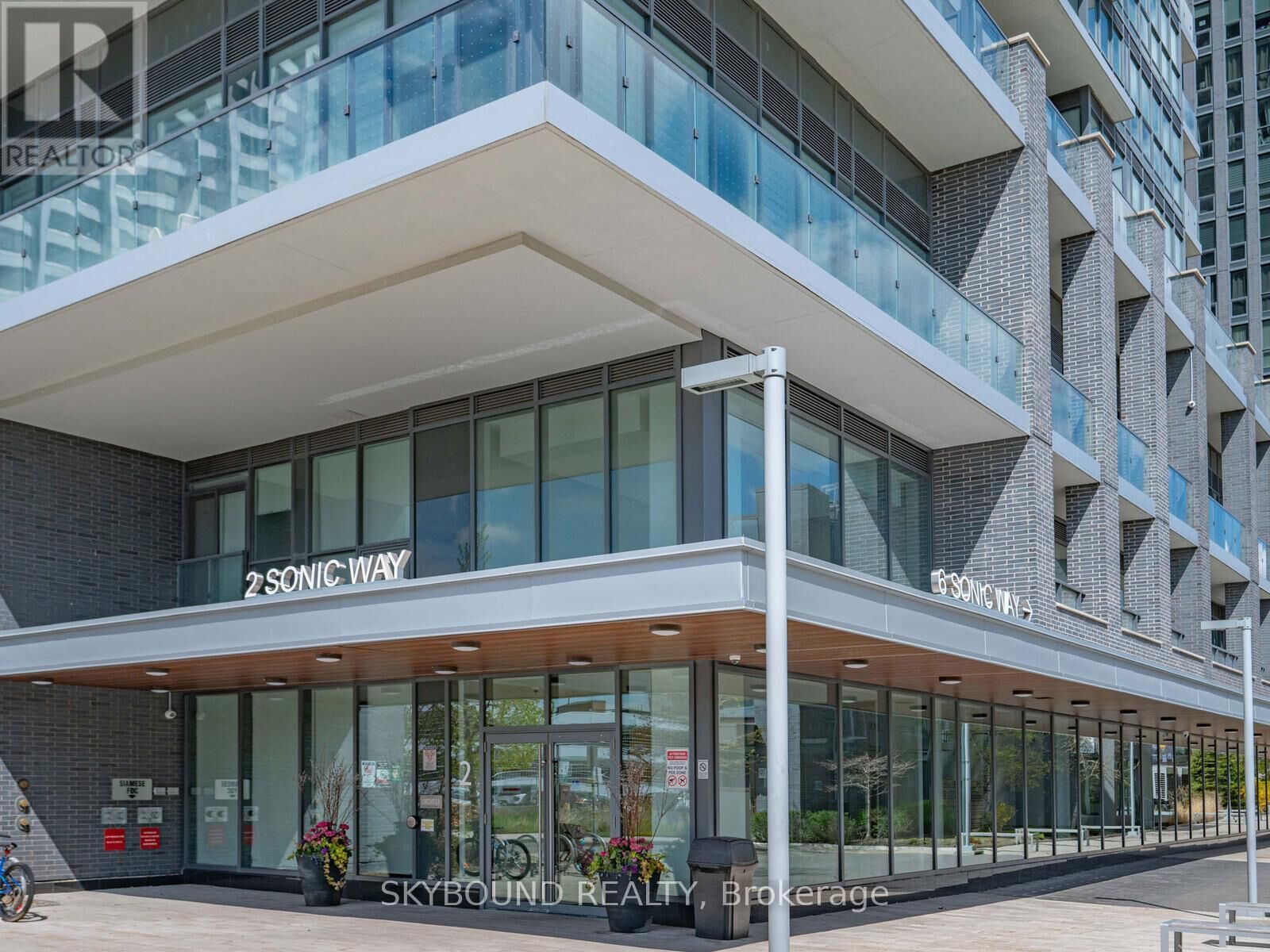 Property Photo:  2 Sonic Way 1910  ON M3C 0P2 