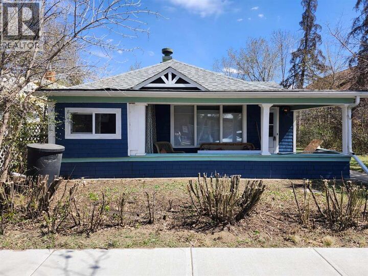 Property Photo:  148 3 Street West  AB T0J 0Y3 