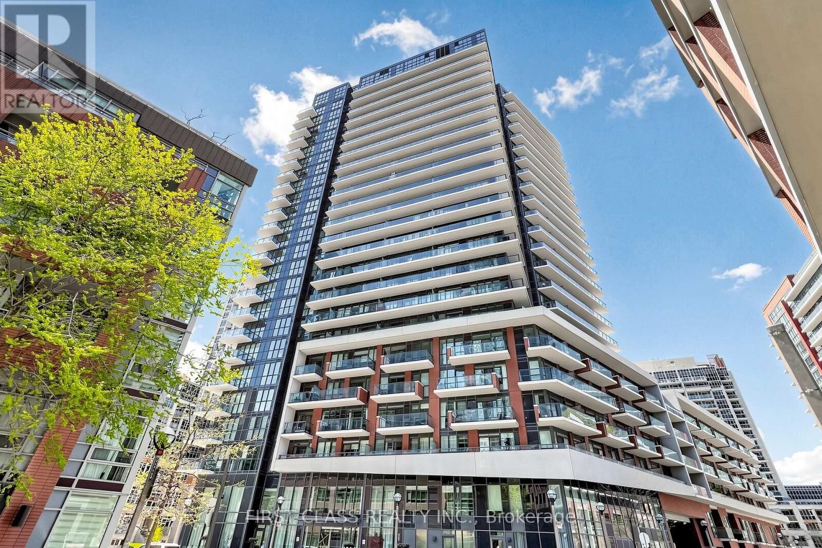 Property Photo:  38 Iannuzzi Street 635  ON M5V 0E8 