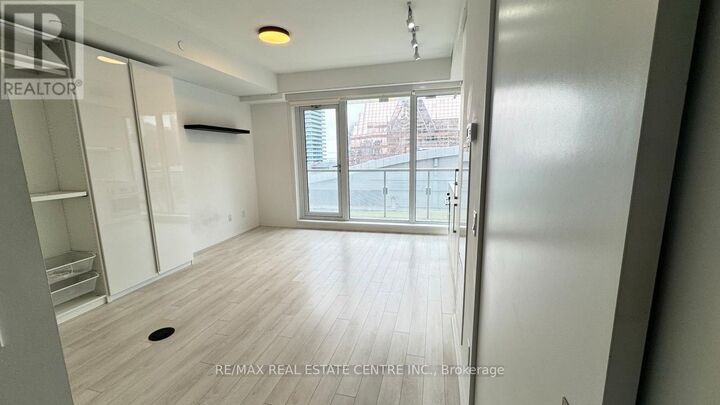Property Photo:  197 Yonge Street 2608  ON M5B 1M4 