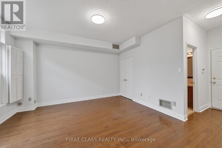 Property Photo:  3076 Lake Shore Boulevard West Th10  ON M8V 1K3 
