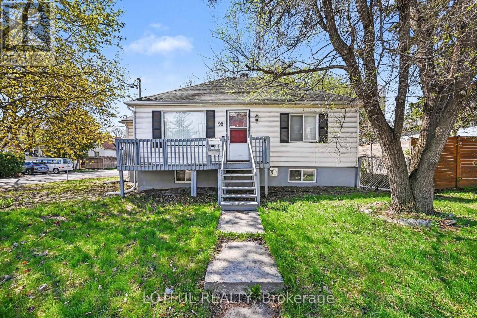 Property Photo:  98 Queen Mary Street 2  ON K1K 1X7 