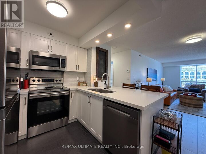 Property Photo:  1765 Queen Street East 312  ON M4L 3Z2 