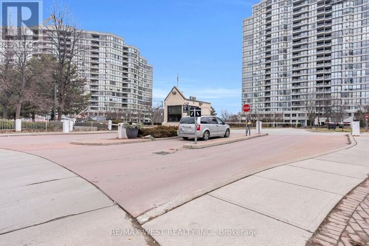 Property Photo:  5 Rowntree Road 1403  ON M9V 5G9 