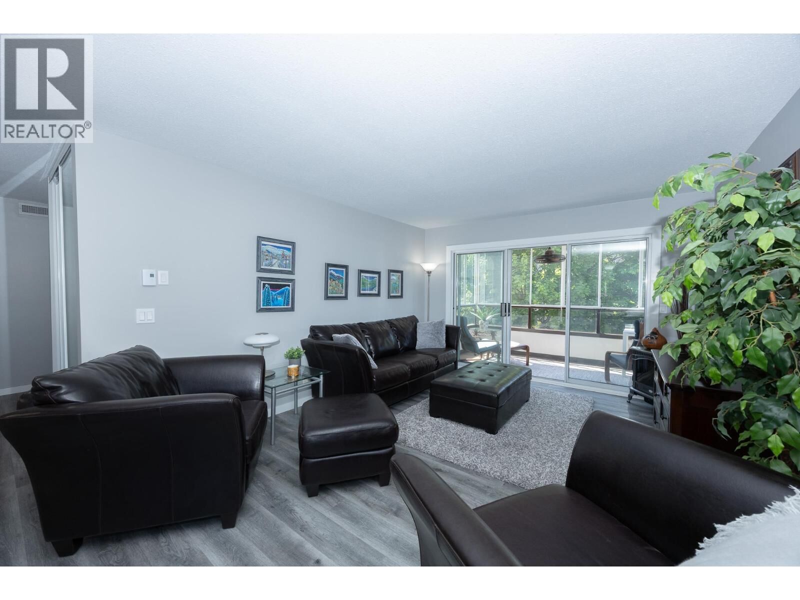 Property Photo:  1610 Gordon Drive 202  BC V1Y 3G9 