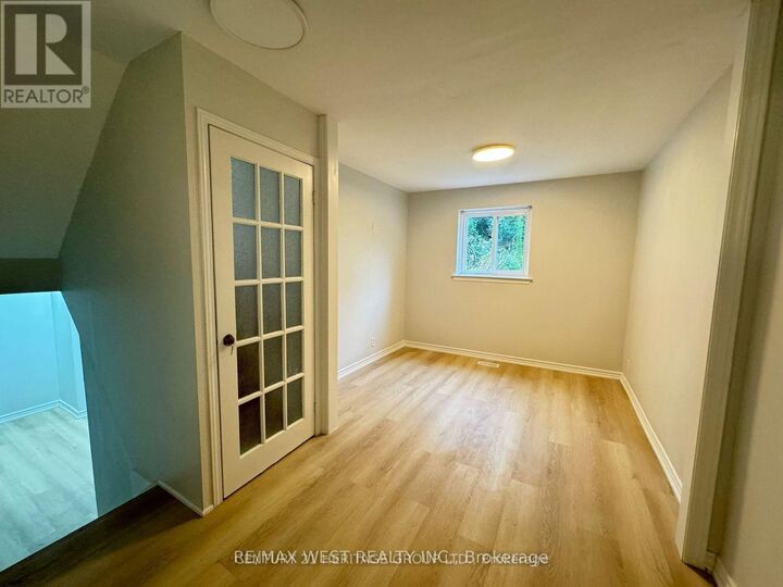 Property Photo:  22 Axsmith Crescent  ON M2J 3K3 