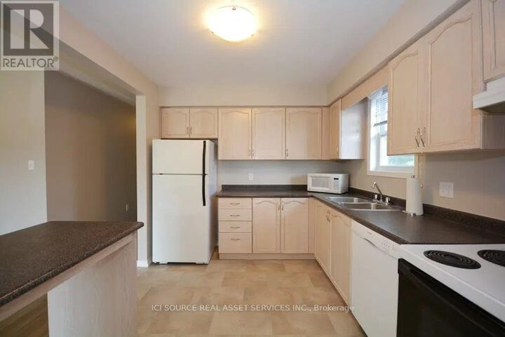 Property Photo:  26 Louise Lane Main Fl  ON L3V 7W1 